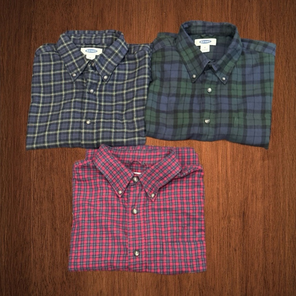 Old navy button dow mens casual standard fit shirts. Size M